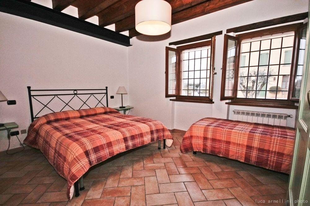 Agriturismo Cascina Boschi Lejlighed Volta Mantovana Eksteriør billede